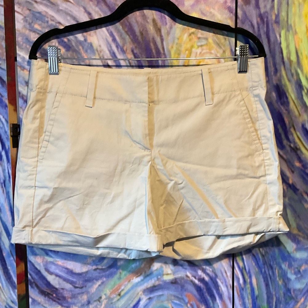 Ann Taylor size 4 beige shorts